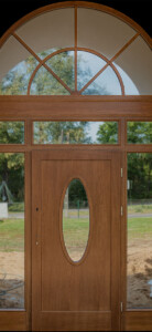 Drzwi zewnętrzne do projektu Willa Rezydencja Parkowa z naświetlem po łuku