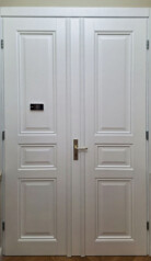 Drzwi wejściowe do mieszkania białe dwuskrzydłowe
